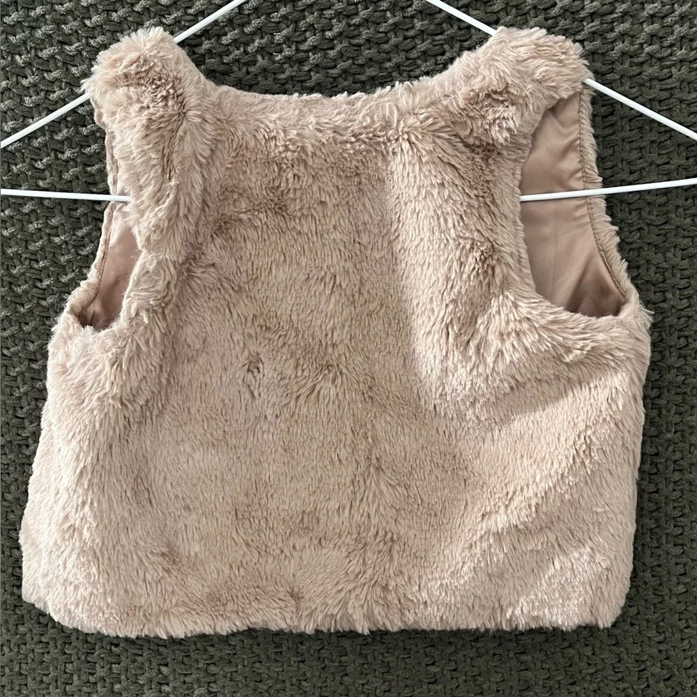 Charlie Paige Girl’s Faux Fur Vest, 1-Button Closure, 100% Polyester; Size 2T